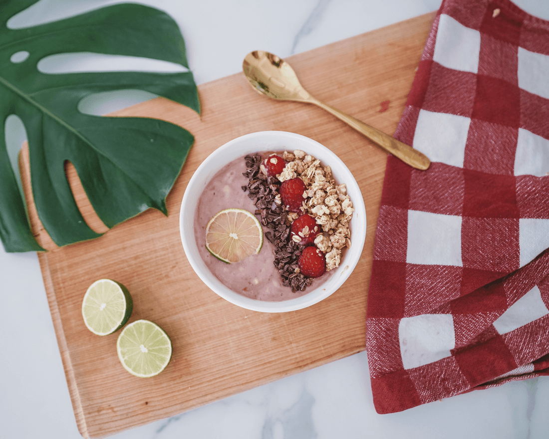 Beeren-Avocado-Smoothie-Bowl