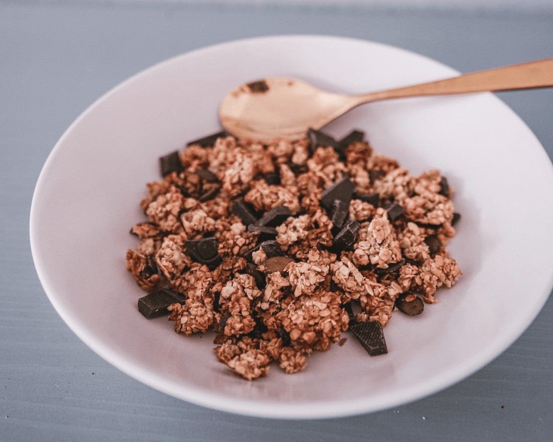 Knuspriges Schoko-Bananen-Granola